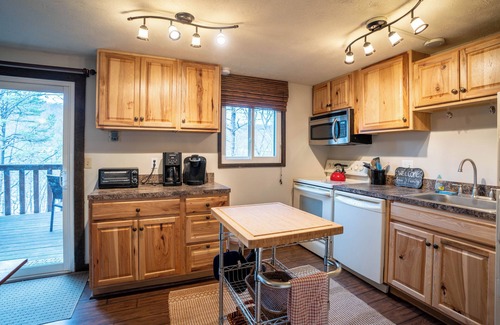 McGaheysville House | Charming 3-bedroom townhome with AC, WiFi in fabulous McGaheysville