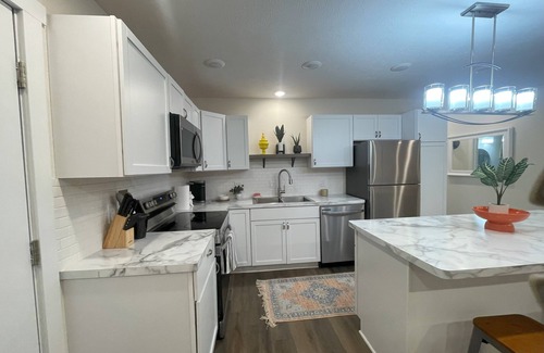 Nebraska City Apartment | Charming 3-bedroom apartment with AC, WiFi in wonderful Nebraska City