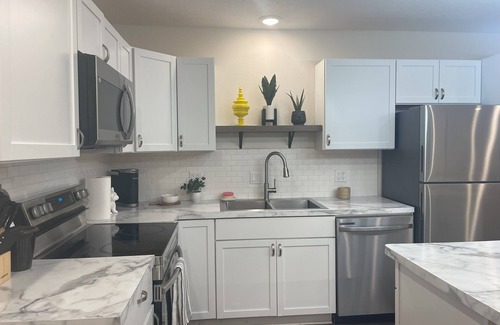 Nebraska City Apartment | Charming 3-bedroom apartment with AC, WiFi in wonderful Nebraska City