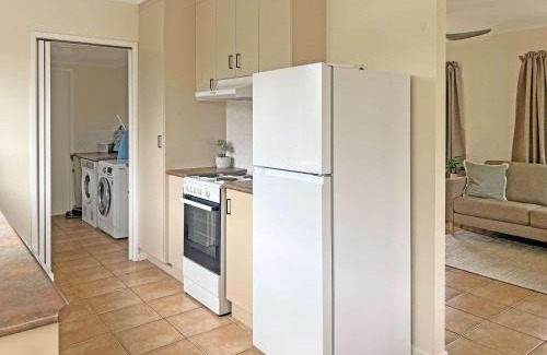 North Mackay House | Charming 3-Bedroom 2-Bathroom Townhouse
