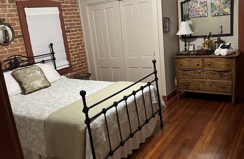Hermann House | Charming 3 Bedroom 2 Bath Home in Historic Downtown Hermann, Mo.