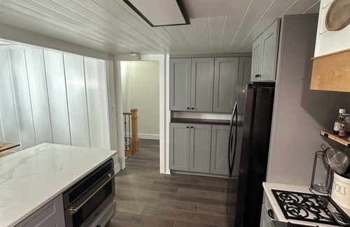 Morrow House | Charming 3 bedroom 2 bath house with 2 car garage, WiFi and AC in Morrow.