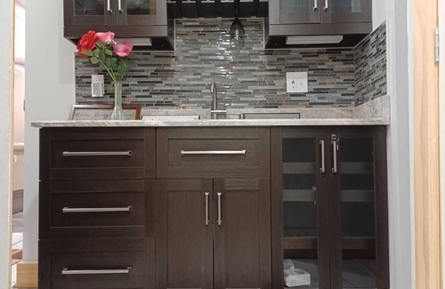 Glassport Apartment | Charming 3-bedroom apartment with AC, WiFi in Glassport, PA