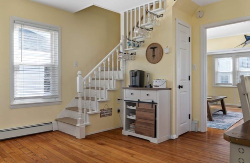 Portsmouth Cottage | Charming 3 Bedroom Beach Cottage near Newport RI!