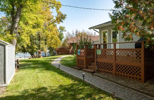 Petersfield Cabin | Charming 3-bedroom cabin in wonderful Petersfield with WiFi and TV