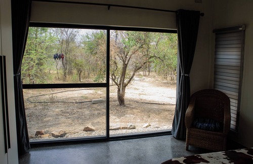 Bulawayo Cottage | Charming 3-bedroom cottage in welcoming Bulawayo with AC, WiFi