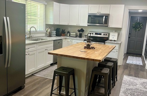 Central Cottage | Charming 3-bedroom cottage in Central—minutes away from Clemson and SWU!