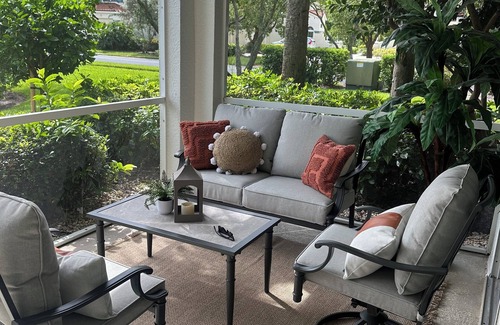 Bonita Springs Condo | Charming 3-bedroom, ground level condo in Lighthouse Bay with all the amenities