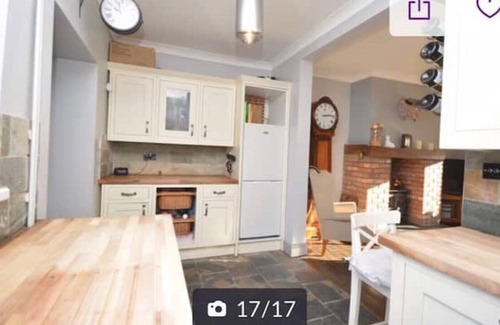 Glynneath House | Charming 3 bedroom house with a warmth character