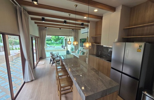 San Kamphaeng House | Charming 3-bedroom house with AC and WiFi in quaint Sankampang