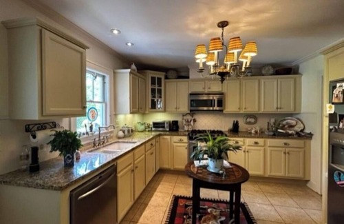 Lewisburg House | Charming 3 bedroom home