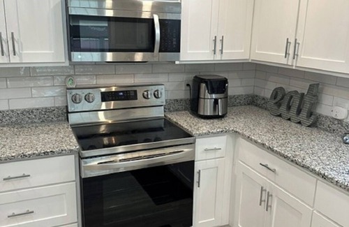 Lumberton House | Charming 3-bedroom house with WiFi and AC in Lumberton
