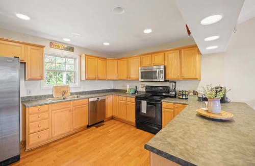 Morganton House | Charming 3-bedroom house with WiFi, AC in lovely Morganton