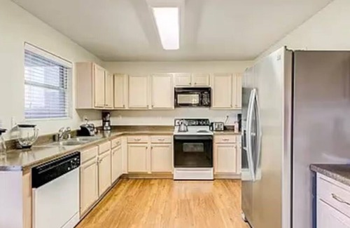 Mesquite House | Charming 3-bedroom house with fitness room, WiFi in peaceful Mesquite