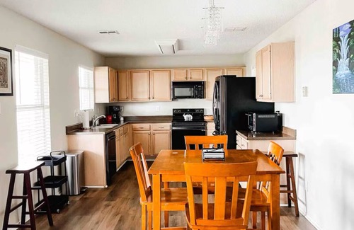 Mesquite House | Charming 3-bedroom house with fitness room, WiFi in peaceful Mesquite