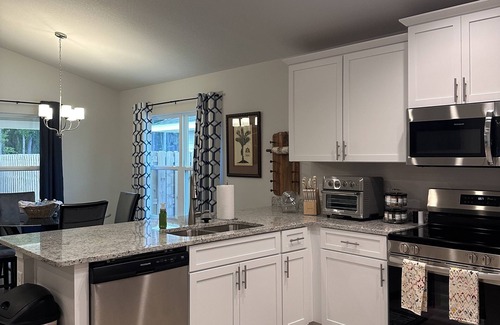 Alachua House | Charming 3-bedroom house with AC, WiFi in lovely Alachua