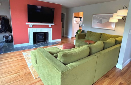 Ravenna House | Charming 3-bedroom house with AC in Seattle