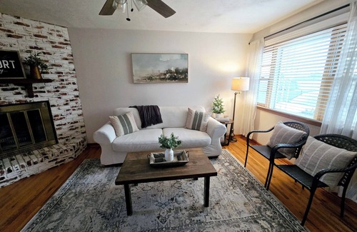 Ulysses House | Charming 3-bedroom house with sunset views in Ulysses