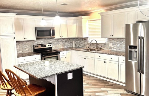 Borger House | Charming 3-bedroom house with AC, WiFi in quaint Borger