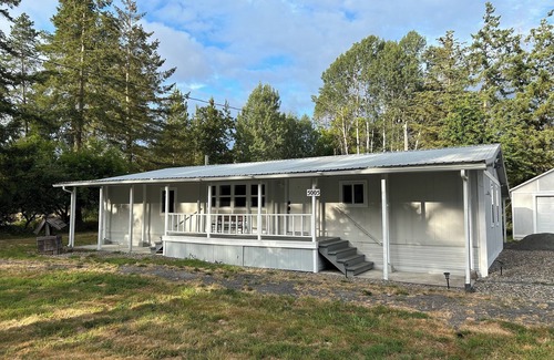 Ryderwood House | Charming 3-bedroom house near Toledo Wa