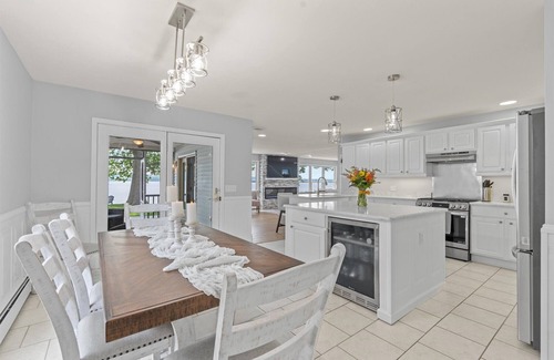Town of Owasco House | Charming 3-bedroom lake front home with patio, WiFi and AC. Minutes from Auburn.
