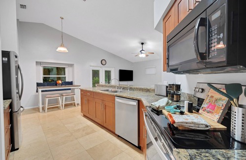 Boyette Springs House | Charming 3-bedroom Pet Friendly house in tranquil Riverview