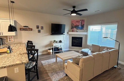 Bellemont House | Charming 3-bedroom townhome with AC and WiFi in Flagstaff