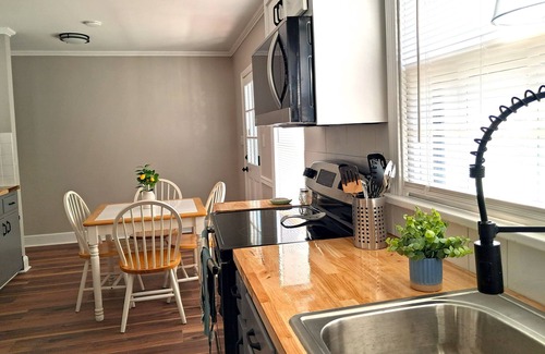 Terry Sanford Cottage | Charming 3-bedroom cottage in Fayetteville with AC, WiFi
