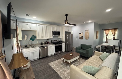 Garden City Apartment | Charming 3-bedroom Guest Suite with WiFi and AC in Savannah GA