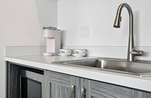 Rock Creek House | Charming 3-bedroom house with AC, fitness room in Happy Valley