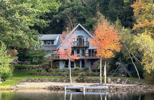 Harrisville House | Charming 3-bedroom waterfront house in Harrisville