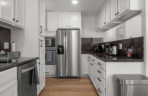 Canoga Park House | Charming 3-bedroom house in marvelous Los Angeles with AC