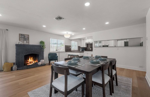 Canoga Park House | Charming 3-bedroom house in marvelous Los Angeles with AC