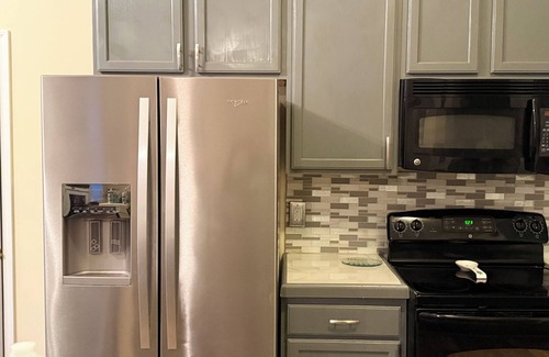 St. Pauls House | Charming 3-bedroom house in Saint Pauls with AC, WiFi
