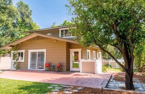 Arcadia House | Charming 3-bedroom house with a pool, jacuzzi, AC & WiFi in lovely Sierra Madre