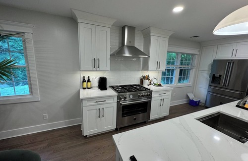 Stony Brook House | Charming 3-bedroom house with WiFi and AC in beautiful Stony Brook