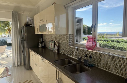 Lagun Villa | Charming 3-Bedroom Villa on Sea with Private Pool & Hot Tub