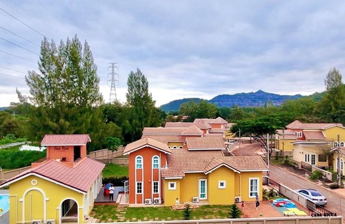 Nong Nam Daeng Villa | Charming 3-bedroom villa with AC, WiFi in Pakchong,Kid zone,Tomato picking