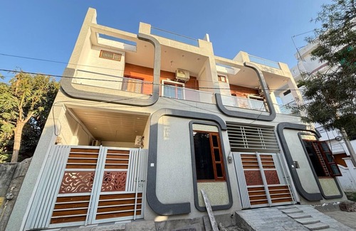 Varanasi Villa | Charming 3-bedroom villa with AC and WiFi in prime location in Varanasi