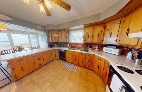 Searsport House | Charming 3-bedroomOcean Front Home In-Town with wifi