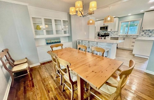 The Pines House | Charming 3-BR Ranch Home, 3 Blocks to Beach, Dog-Friendly & Private Yard!