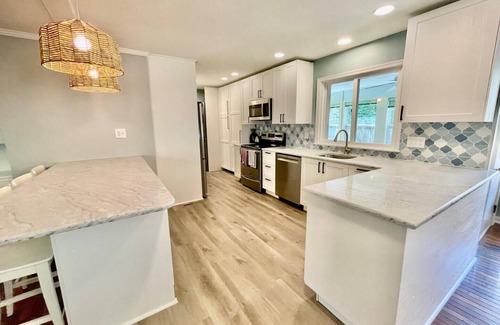 The Pines House | Charming 3-BR Ranch Home, 3 Blocks to Beach, Dog-Friendly & Private Yard!