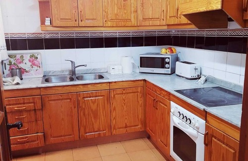 El Moncayo House | Charming 3-bedroom bungalow in welcoming Guardamar del Segura with AC, WiFi