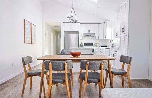 Clarkdale House | Charming 3B Home 10 mins to Venice Beach