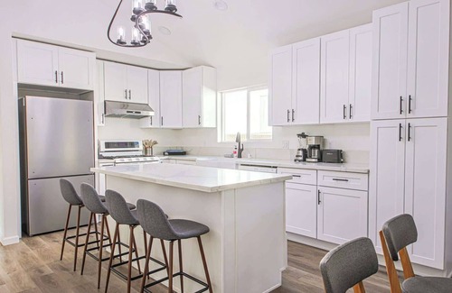 Clarkdale House | Charming 3B Home 10 mins to Venice Beach