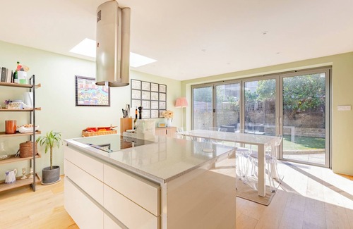 Balham House | Charming 3BD Victorian Home, near Clapham Common