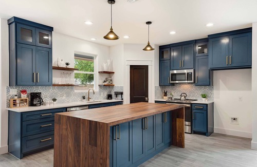 Lexington House | Charming 3BR/2BA Escape Private Pool + BBQ Grill