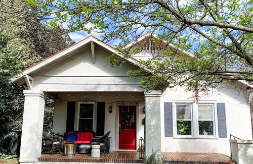 Summerville House | Charming 3BR/2BA Masters rental, 8 min drive