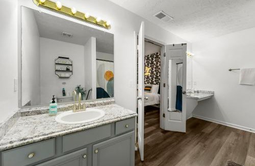 Decatur House | Charming 3BR 2BA Retreat, Cozy