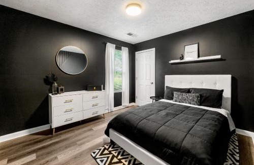 Decatur House | Charming 3BR 2BA Retreat, Cozy